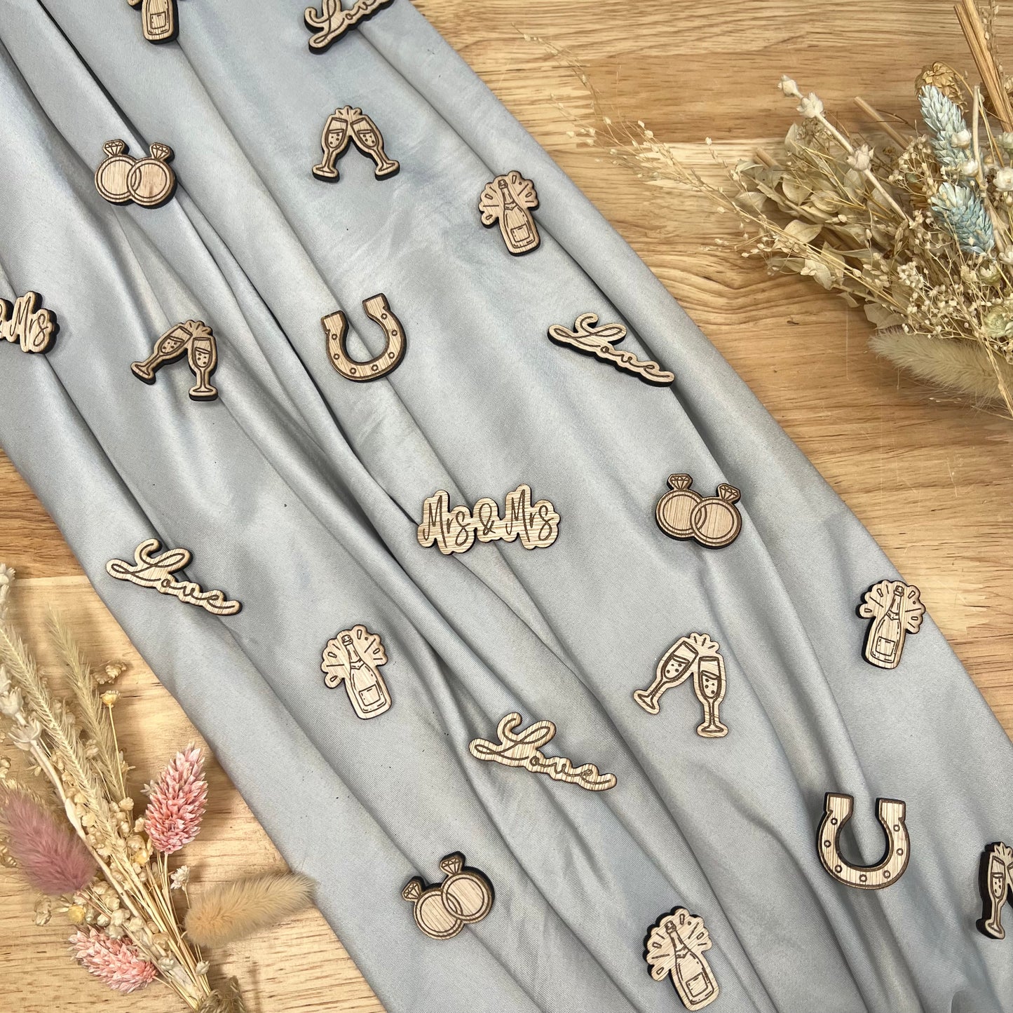 Wooden Table Confetti - Wedding