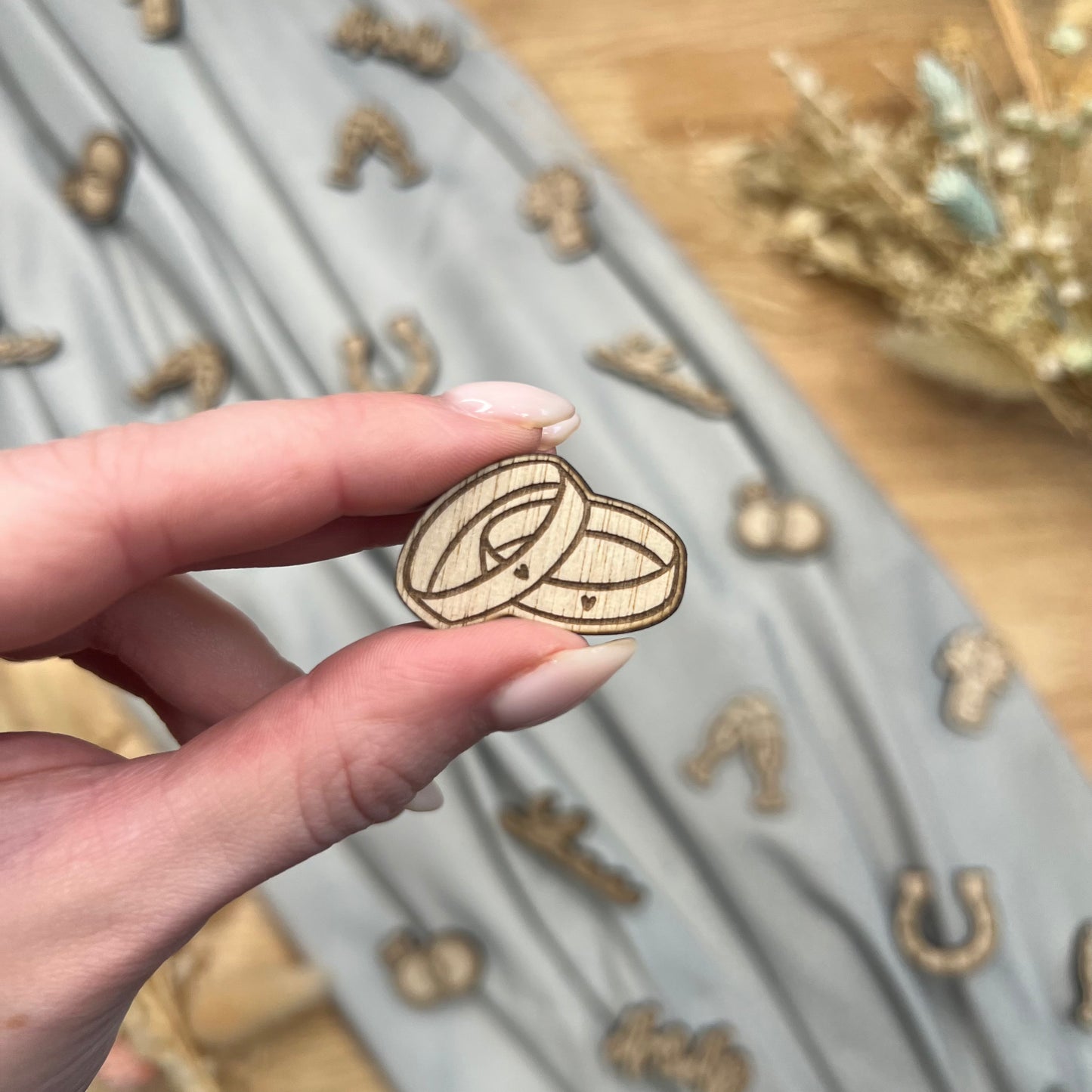 Wooden Table Confetti - Wedding