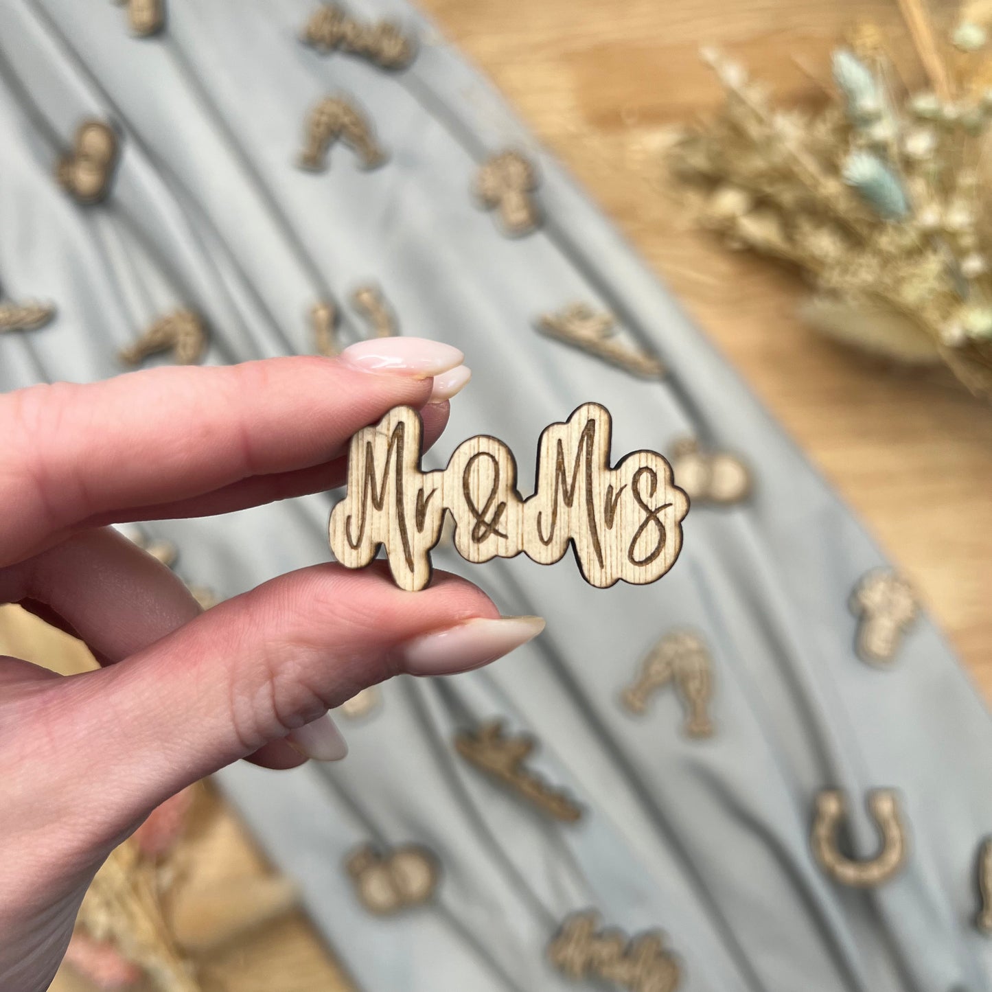 Wooden Table Confetti - Wedding