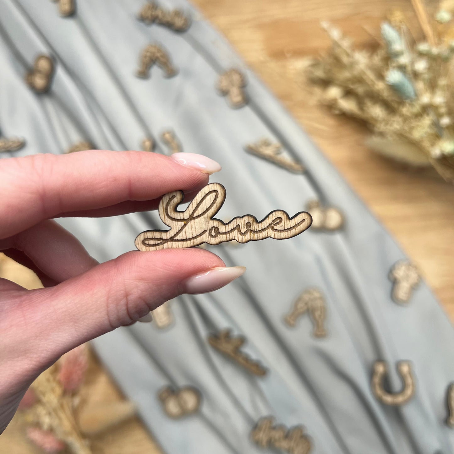 Wooden Table Confetti - Wedding